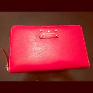 Beautiful Kate Spade Travel Wallet NWT